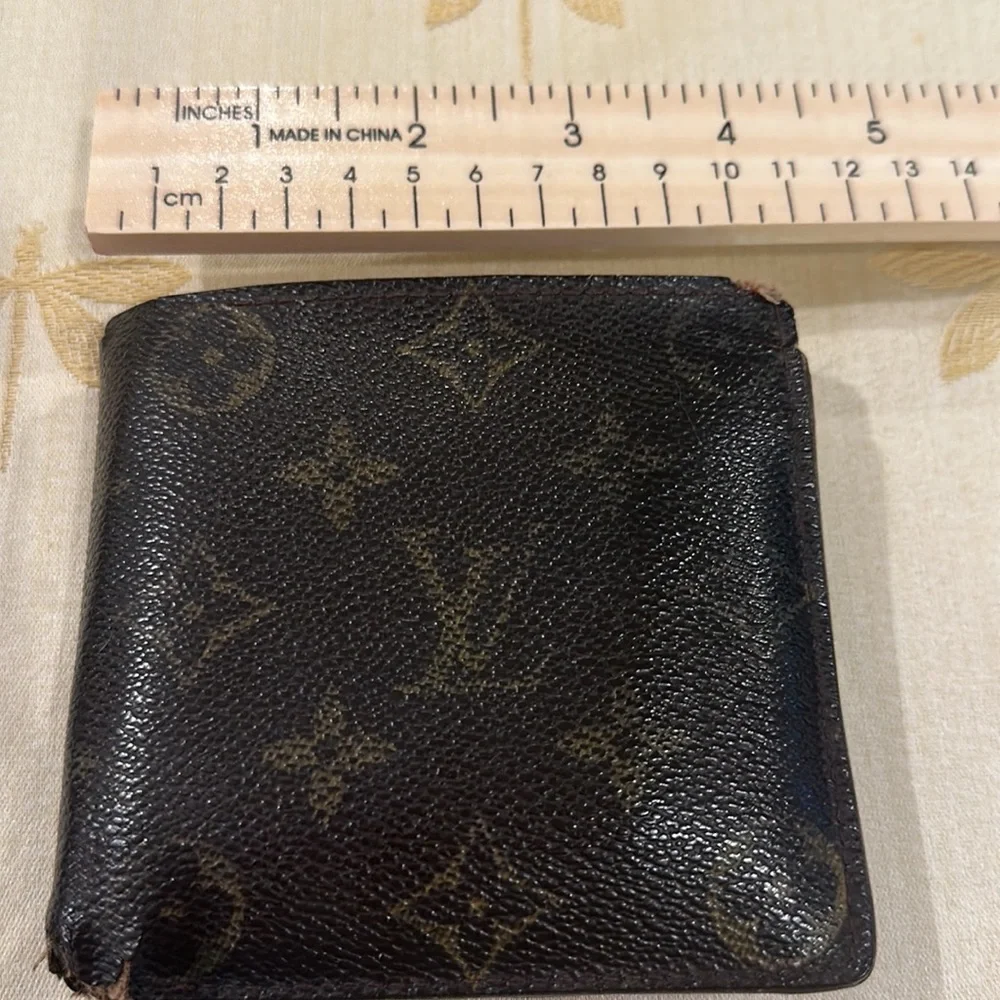 Louis Vuitton / LV Vintage Brown Monogram Logo Bifold Wallet w/ Coin Compartment